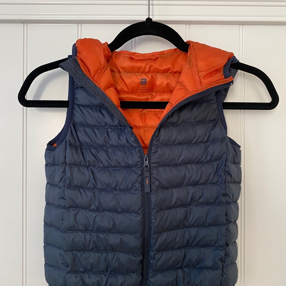 Uniqlo Boys Hoodie Puffer Vest, size 5/6